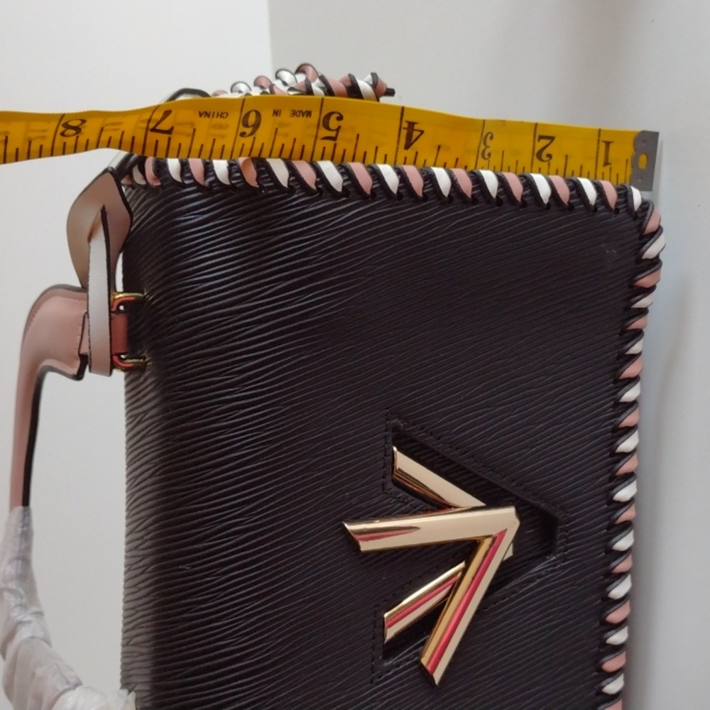 Fashion twist 2 way sling bag - Picture 12 of 12